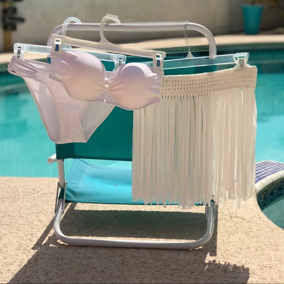 Sexy white bikini - Picture 2 of 9